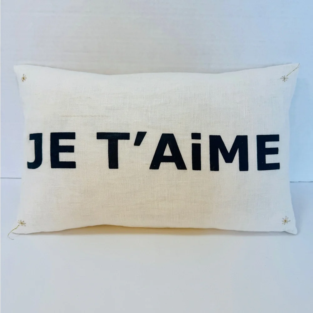 'JE T'AIME' Decorative Pillow - Picture 1 of 4
